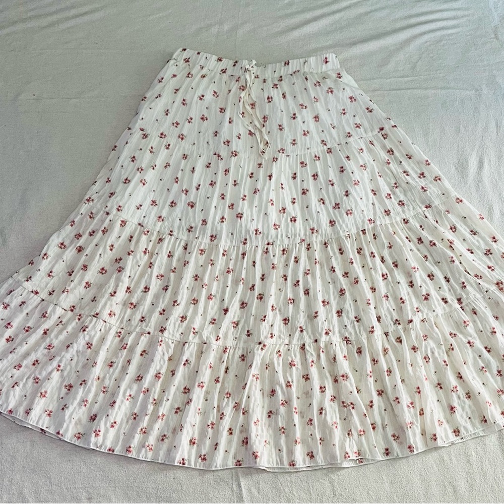 Elegant Floral Maxi Skirt in Cream and Red
